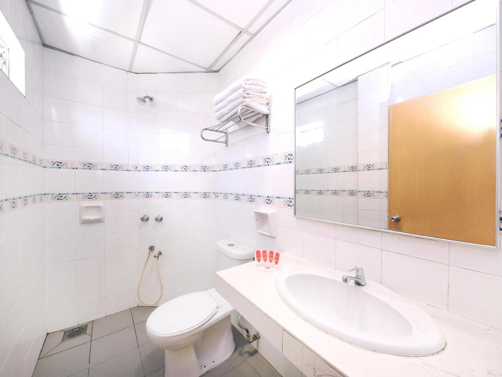 Super Oyo 447 Comfort Hotel Meru Kelang Zewnętrze zdjęcie