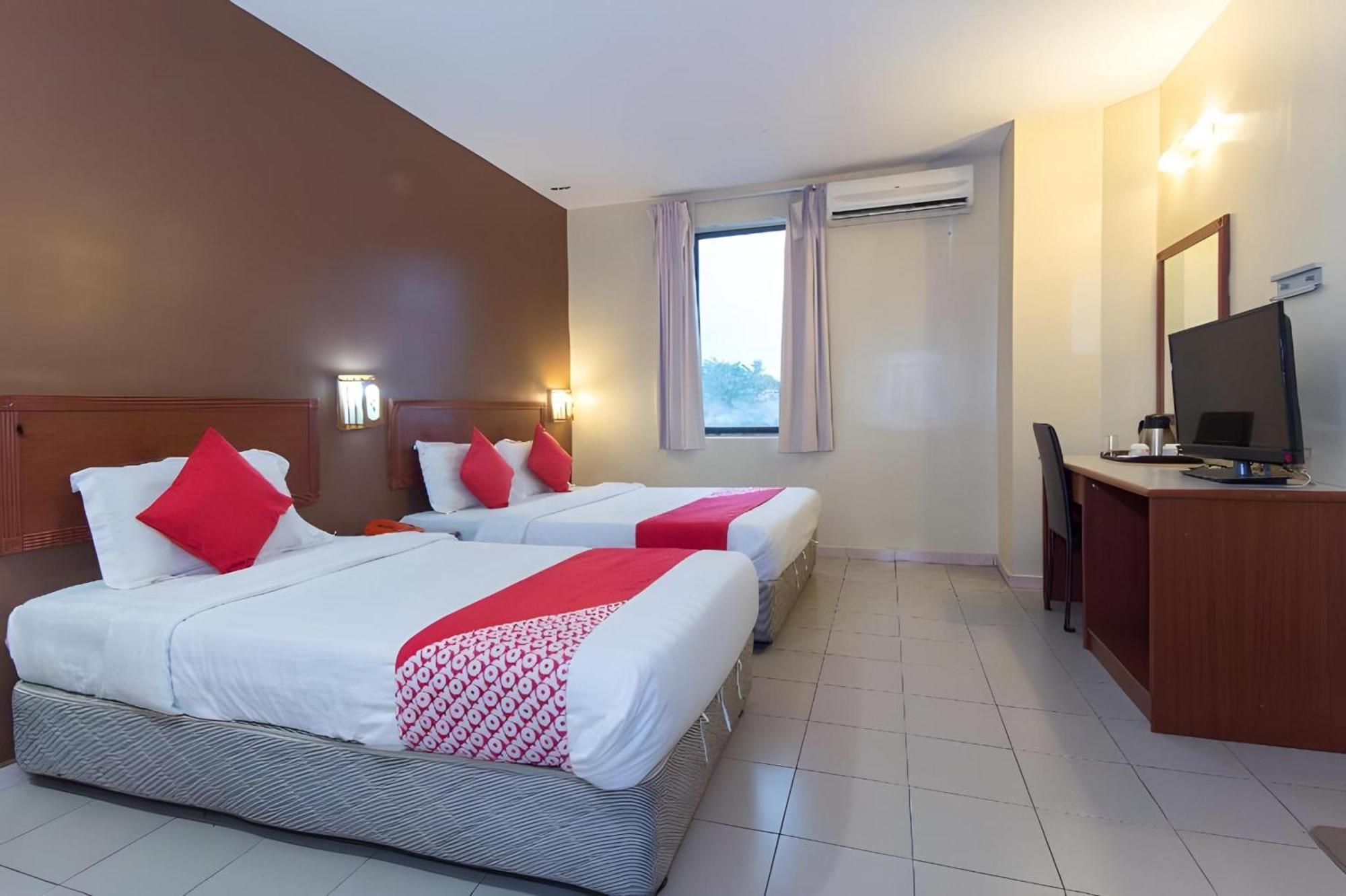 Super Oyo 447 Comfort Hotel Meru Kelang Zewnętrze zdjęcie
