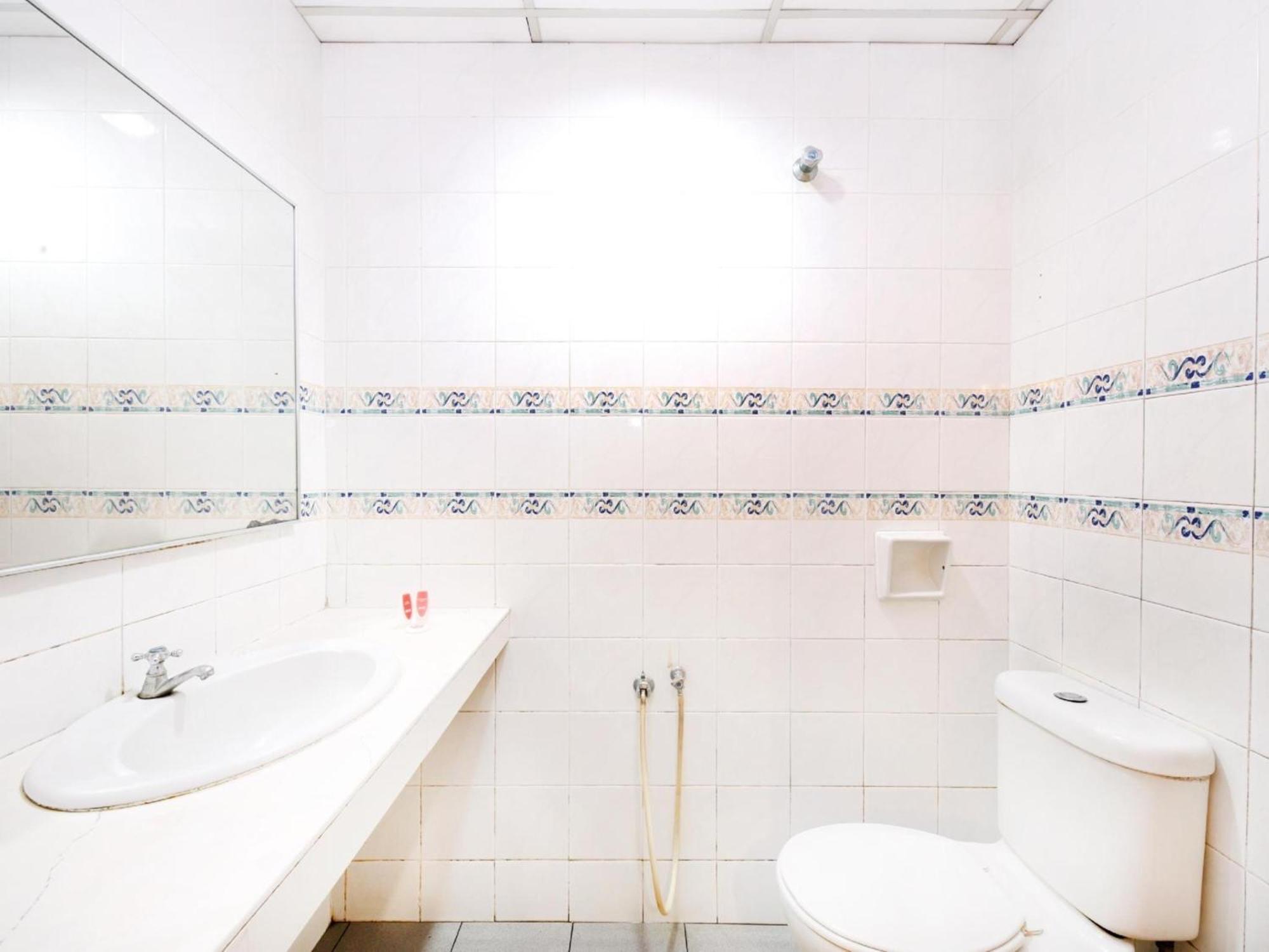 Super Oyo 447 Comfort Hotel Meru Kelang Zewnętrze zdjęcie