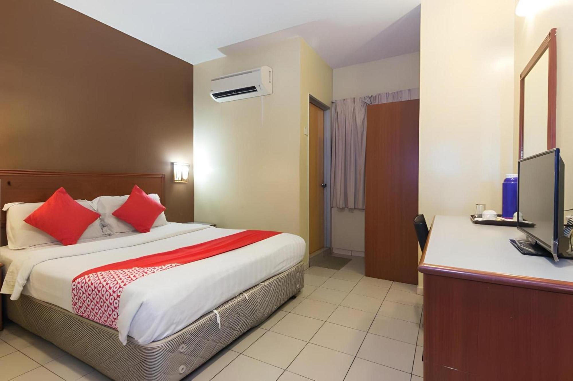 Super Oyo 447 Comfort Hotel Meru Kelang Zewnętrze zdjęcie