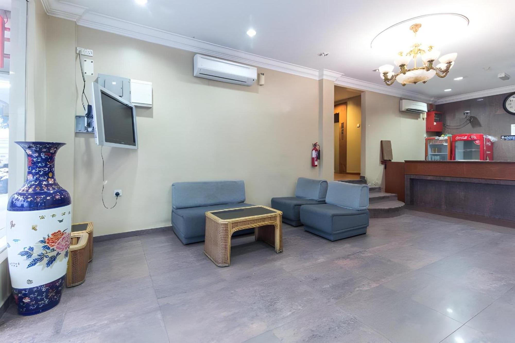 Super Oyo 447 Comfort Hotel Meru Kelang Zewnętrze zdjęcie